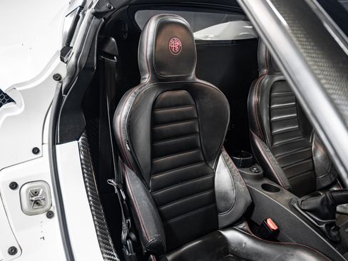 Used 2018 Alfa Romeo 4C Spider RWD image 28
