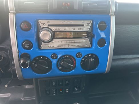 Used 2007 Toyota FJ Cruiser Base image 18