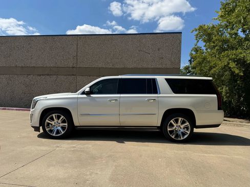 Used 2015 Cadillac Escalade ESV Premium image 3