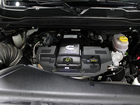 Used 2024 RAM 2500 Laramie w/ Night Edition image 60