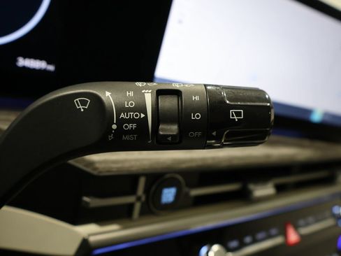 Used 2024 Hyundai Santa Fe Limited image 34