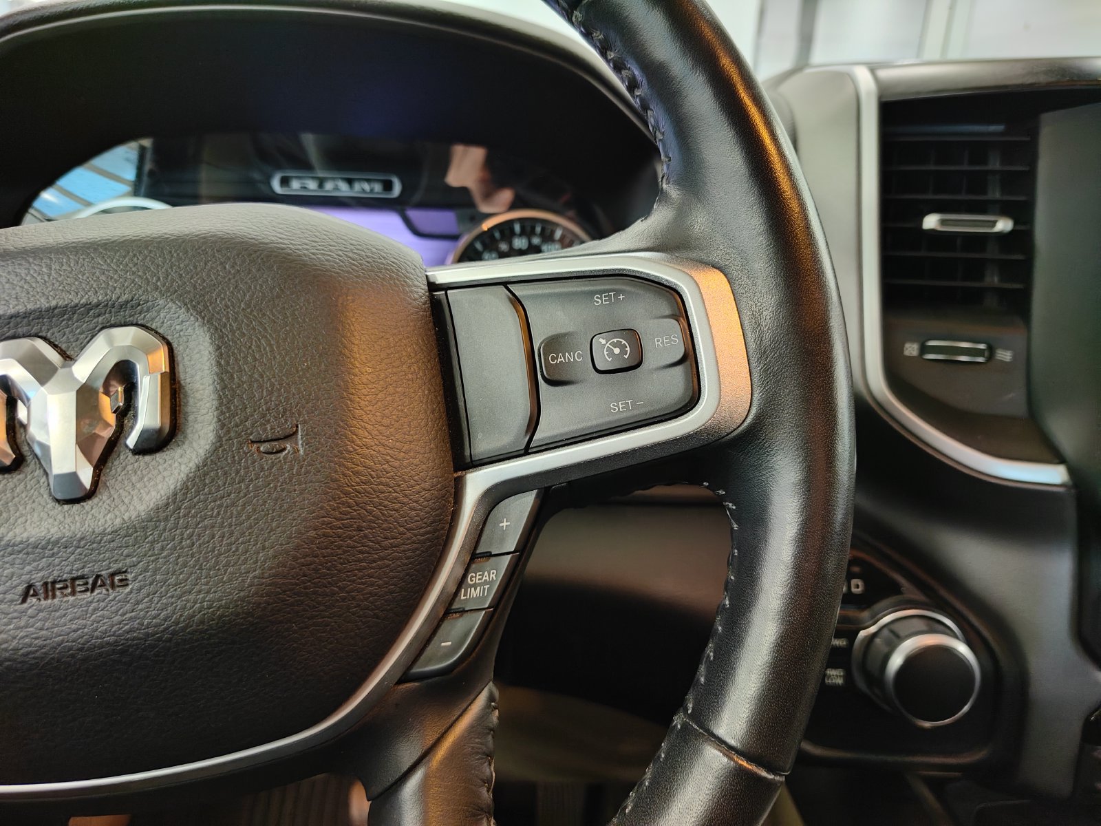 Used 2020 RAM 1500 Big Horn AWD/4WD image 13