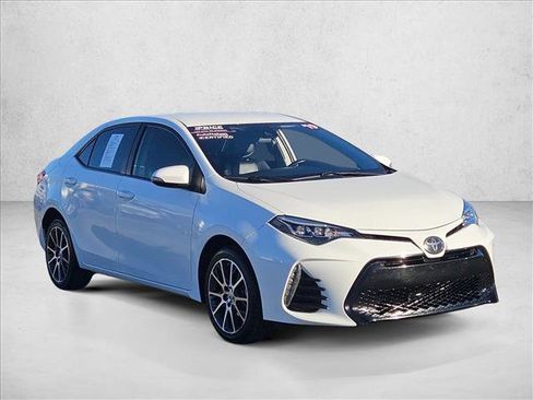 Used 2019 Toyota Corolla SE image 3