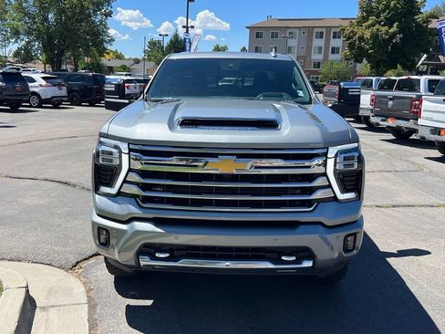Used 2024 Chevrolet Silverado 3500 High Country w/ High Country Premium Package AWD/4WD image 4