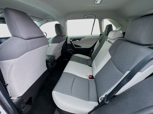 Used 2021 Toyota RAV4 XLE image 15