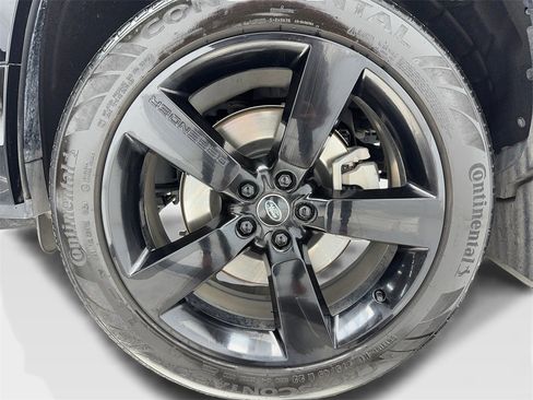 Used 2024 Land Rover Defender 130 X-Dynamic SE image 67