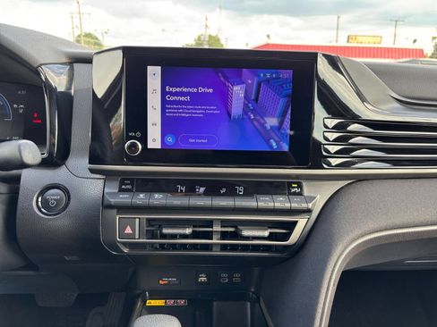 Used 2025 Toyota Camry LE FWD image 16