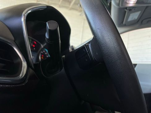 Used 2020 Chevrolet Equinox LT image 23