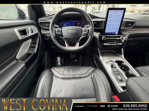 Used 2024 Ford Explorer Platinum w/ Technology Package AWD/4WD image 34