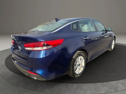 Used 2017 Kia Optima LX image 5