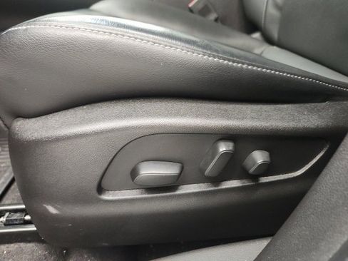 Used 2024 Cadillac XT4 Luxury w/ Cold Weather Package image 22