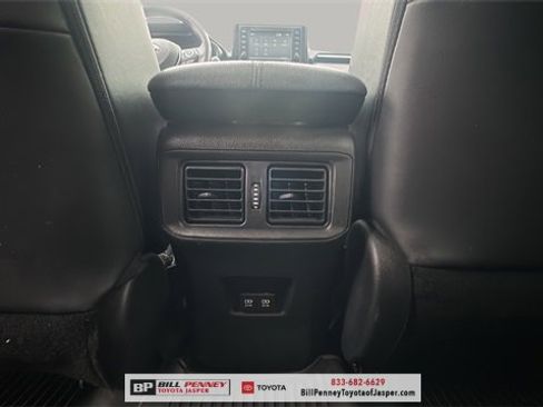 Used 2020 Toyota RAV4 XLE Premium image 14