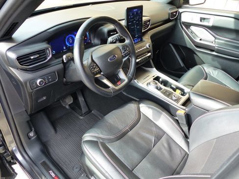 Used 2020 Ford Explorer ST w/ ST Street Pack image 18