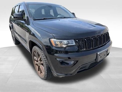 Used 2020 Jeep Grand Cherokee Altitude AWD/4WD image 2