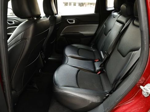 Used 2024 Jeep Compass Latitude image 25