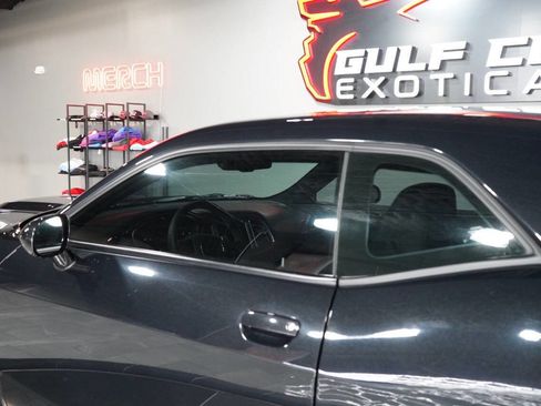 Used 2015 Dodge Challenger SRT Hellcat image 41