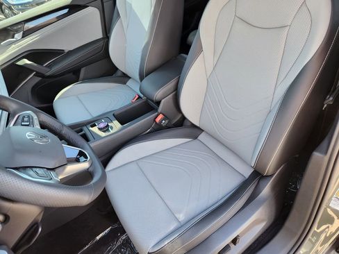 New 2026 Volkswagen Tiguan SE R-Line image 10