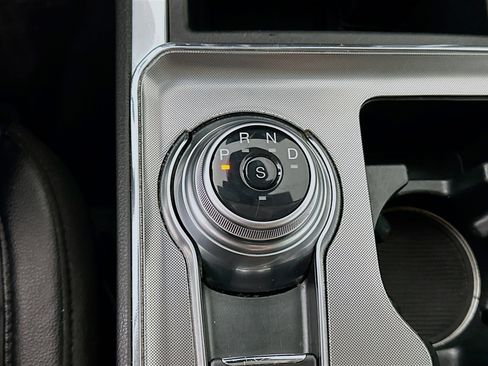 Used 2024 Ford Edge Titanium image 23