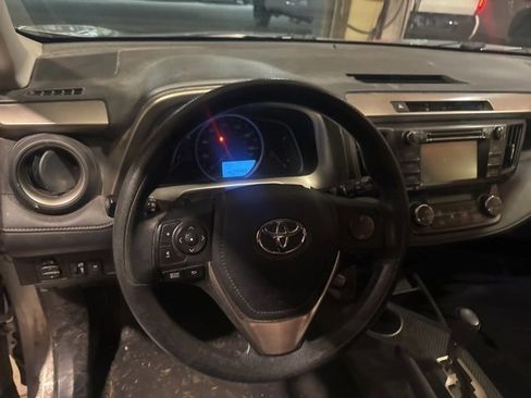 Used 2014 Toyota RAV4 XLE image 8
