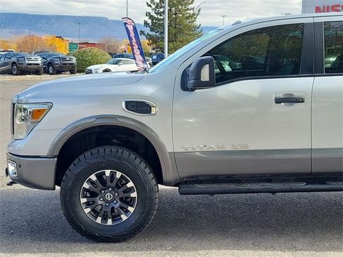 Used 2017 Nissan Titan PRO-4X w/ Pro-4x Convenience Package image 8