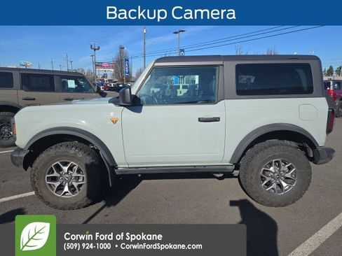Used 2023 Ford Bronco Badlands image 2