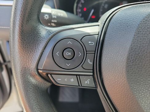 Used 2025 Toyota RAV4 XLE FWD image 19