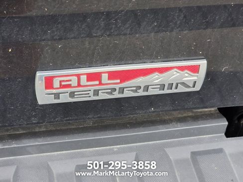 Used 2017 GMC Sierra 1500 SLT AWD/4WD image 10