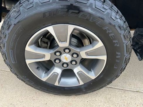 Used 2018 Chevrolet Colorado Z71 image 11