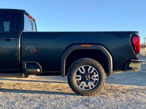 Used 2022 GMC Sierra 3500 AT4 w/ AT4 Premium Plus Package image 11