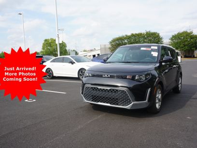 Used 2023 Kia Soul LX w/ LX Technology Package