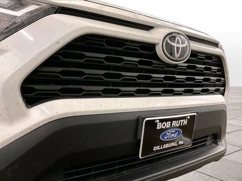 Used 2025 Toyota RAV4 LE AWD/4WD image 29