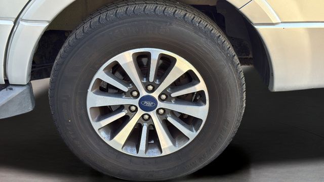 Used 2017 Ford Expedition XLT AWD/4WD image 35