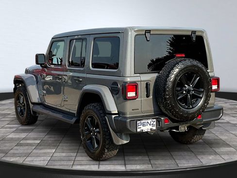 Used 2021 Jeep Wrangler Unlimited Sahara AWD/4WD image 5