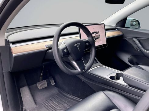 Used 2022 Tesla Model Y Long Range AWD/4WD image 13