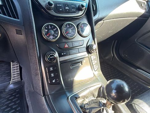 Used 2013 Hyundai Genesis 3.8 RWD image 14