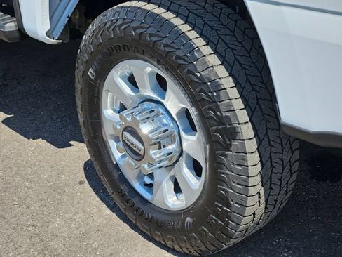 Used 2024 Ford F250 XLT w/ FX4 Off-Road Package AWD/4WD image 9