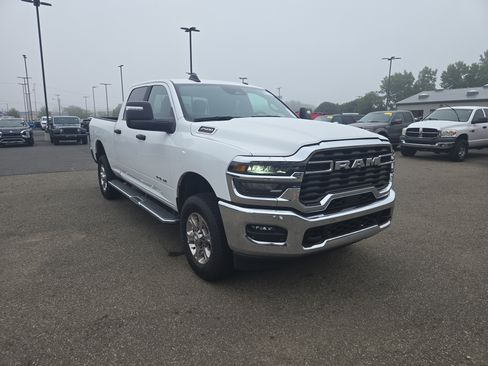 Used 2026 RAM 2500 Big Horn AWD/4WD image 3