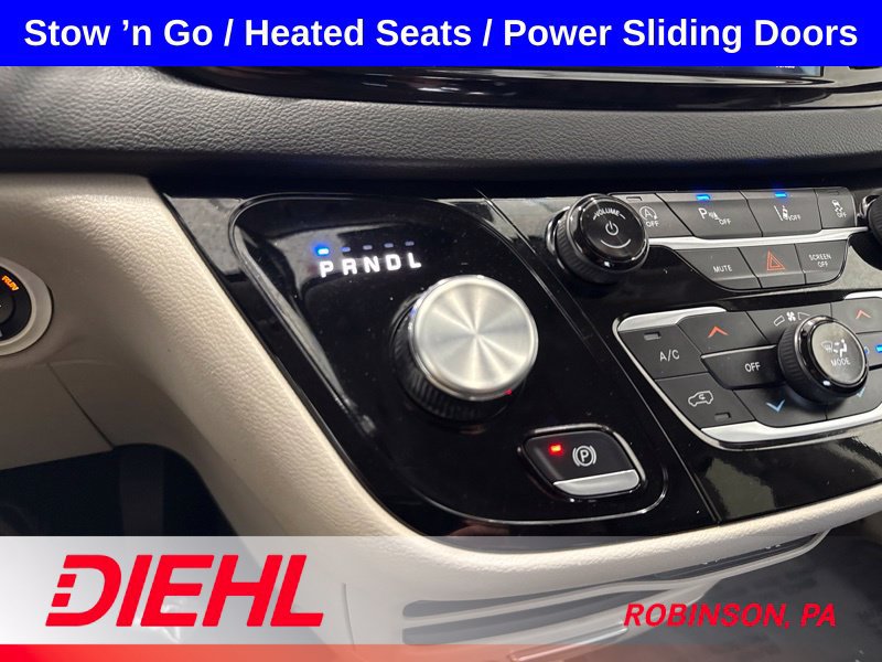 Used 2024 Chrysler Pacifica Touring-L FWD image 38