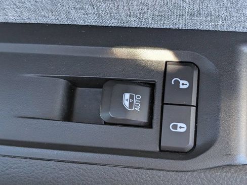 Certified 2023 Jeep Compass Sport AWD/4WD image 33