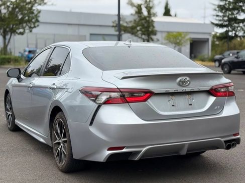 Certified 2023 Toyota Camry SE FWD image 3
