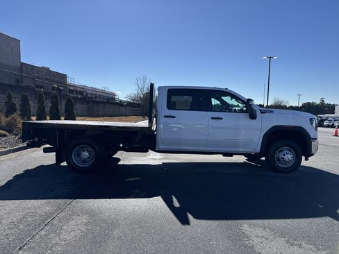 New 2026 GMC Sierra 3500 Pro w/ Convenience Package AWD/4WD image 11