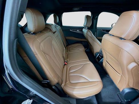 Used 2022 Lincoln Nautilus Reserve image 27