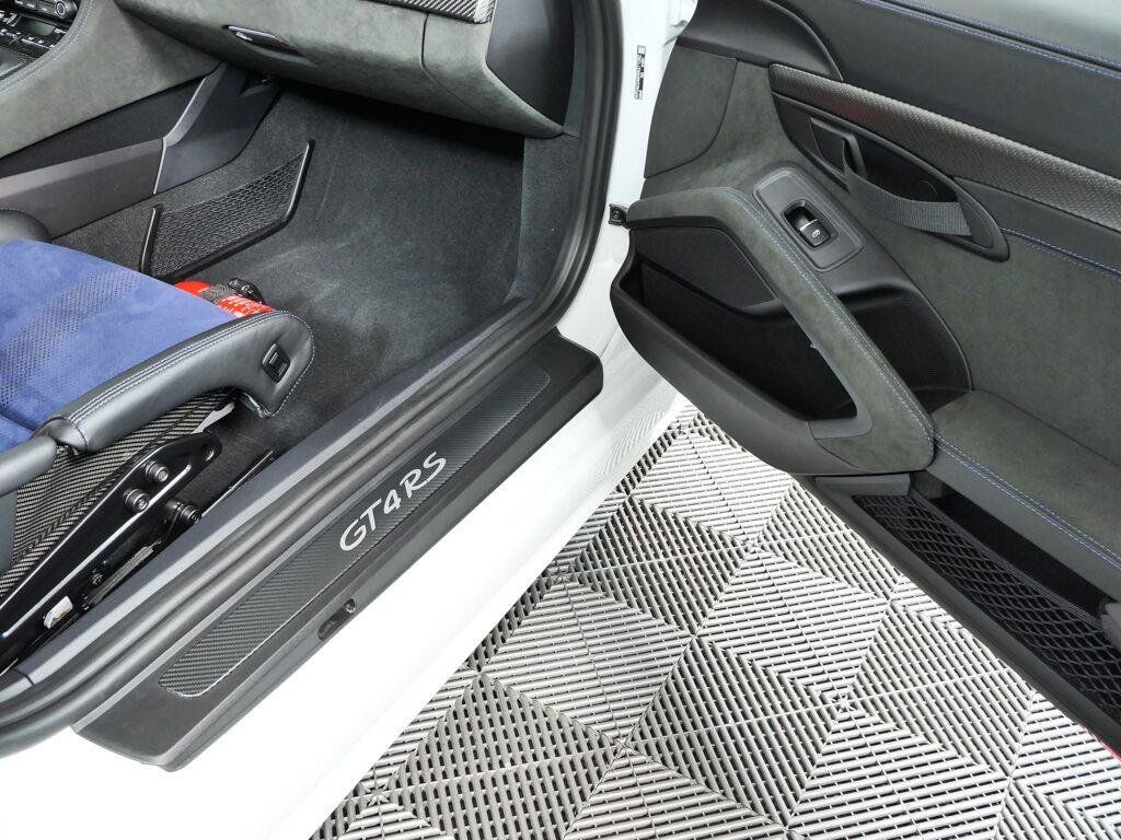 Certified 2025 Porsche 718 Cayman GT4 RS RWD image 22