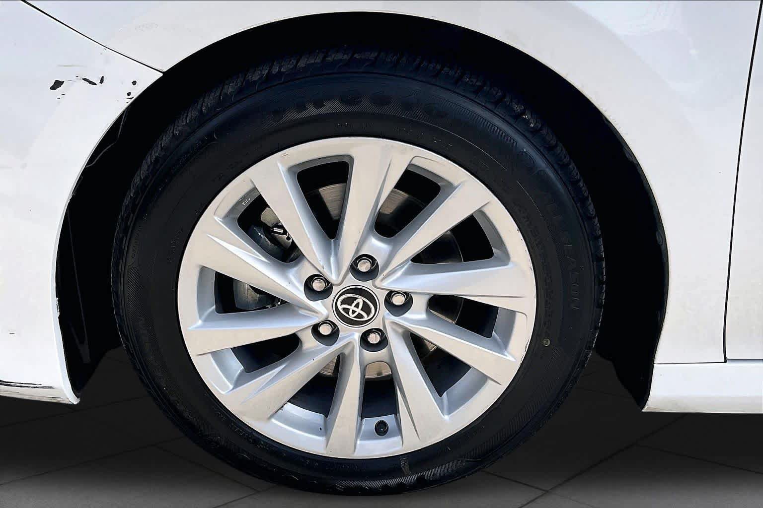 Used 2023 Toyota Camry LE FWD image 11