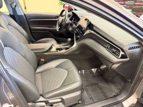 Used 2023 Toyota Camry SE FWD image 21
