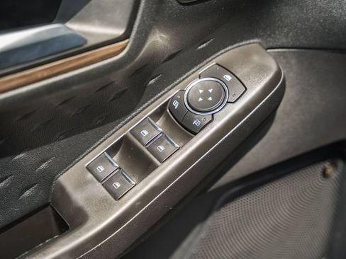 Used 2020 Ford Escape Titanium AWD/4WD image 38