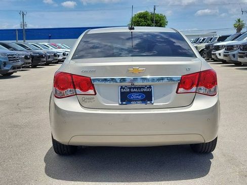 Used 2015 Chevrolet Cruze LT w/ Enhanced Safety Package FWD image 5