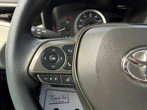 Used 2022 Toyota Corolla LE FWD image 33