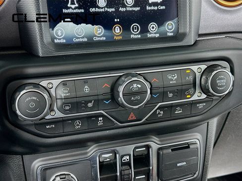 Used 2021 Jeep Gladiator Mojave AWD/4WD image 22