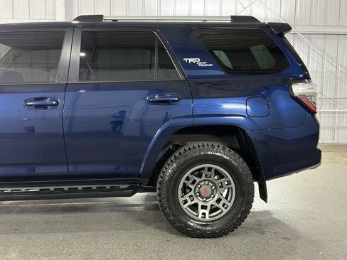 Used 2017 Toyota 4Runner TRD Off-Road Premium w/ Convenience Package AWD/4WD image 12